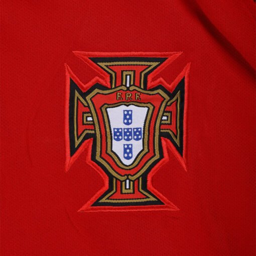 10e6225f534da7271b402ab4e10a6e11.jpg Portugal 2016 Home Retro Football Jersey