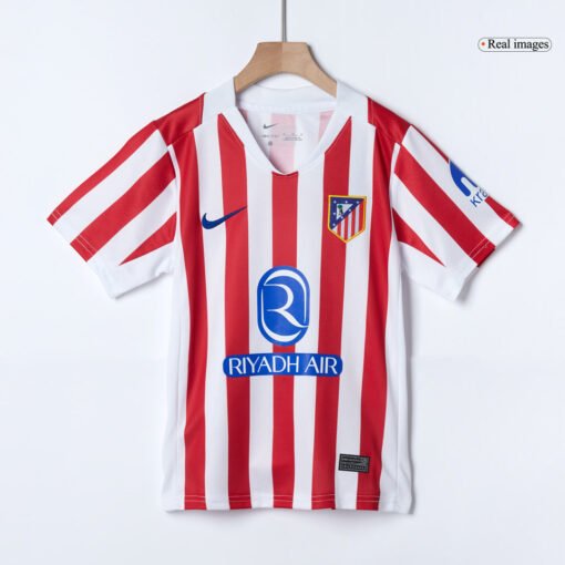 11240ab6a95a1cab7b15ba0b4c7618c0.jpg Atletico Madrid Kid's Home Kit - Jersey+Shorts 2025/26