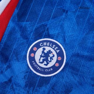 249612c047bcf98974356ca1e3b41f33.jpg Kid's Chelsea Home Kit - Jersey+Shorts 2025/26