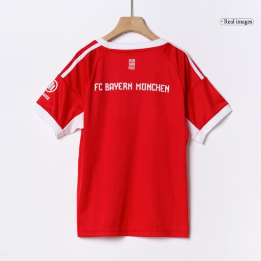 24d5f35a0687206b34fa2b4c30d18388.jpg Bayern Munich Kid's Home Kit - Jersey+Shorts 2025/26