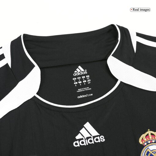 458646c98188e6e6d31e273243a87e1d.jpg Real Madrid 2006/07 Away Long Sleeve Retro Football Jersey