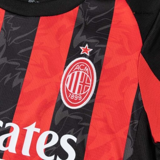 AC_Milan_Kid_s_Home_kit1.jpg AC Milan Kid's Home Kit - Jersey+Shorts 2025/26