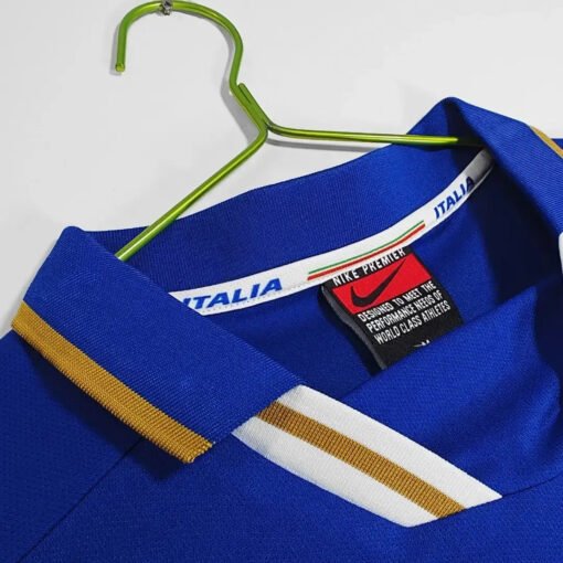 ItalyHomeJerseyEuroCup1996_2.jpg Italy 1996 Home Retro Football Jersey