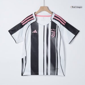 Juventus_Kid_s_Home_Kit_-_Jersey_Shorts_2025-26-3.jpg Juventus Kid's Home Soccer Jersey Kit(Jersey+Shorts) 2025/26 Black&White