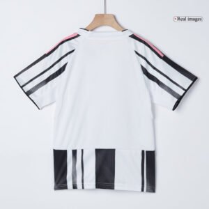 Juventus_Kid_s_Home_Kit_-_Jersey_Shorts_2025-26-5.jpg Juventus Kid's Home Soccer Jersey Kit(Jersey+Shorts) 2025/26 Black&White