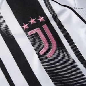 Juventus_Kid_s_Home_Kit_-_Jersey_Shorts_2025-26-9.jpg Juventus Kid's Home Soccer Jersey Kit(Jersey+Shorts) 2025/26 Black&White