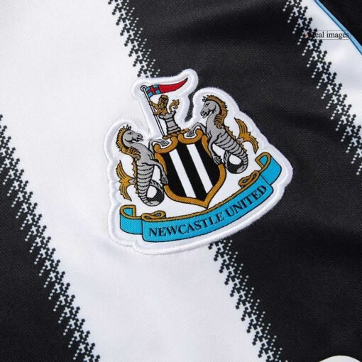 Newcastle_United_Home_Soccer_jersey_202526_4.jpg Newcastle United Home Soccer Jersey 2025/26 Black&White