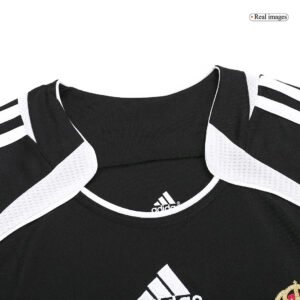 Real_Madrid_2006_07_Away_Retro_Soccer_Jersey-10.jpg Real Madrid 2006/07 Away Retro Football Jersey