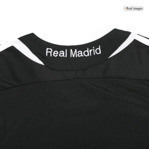 Real_Madrid_2006_07_Away_Retro_Soccer_Jersey-2.jpg Real Madrid 2006/07 Away Retro Football Jersey