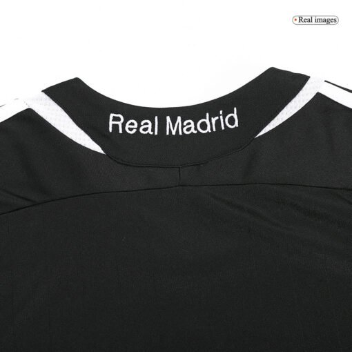 Real_Madrid_2006_07_Away_Retro_Soccer_Jersey-2.jpg Real Madrid 2006/07 Away Retro Football Jersey