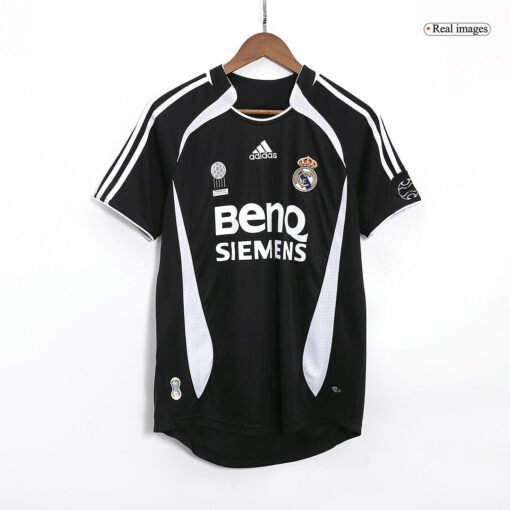 Real_Madrid_2006_07_Away_Retro_Soccer_Jersey.jpg Real Madrid 2006/07 Away Retro Football Jersey