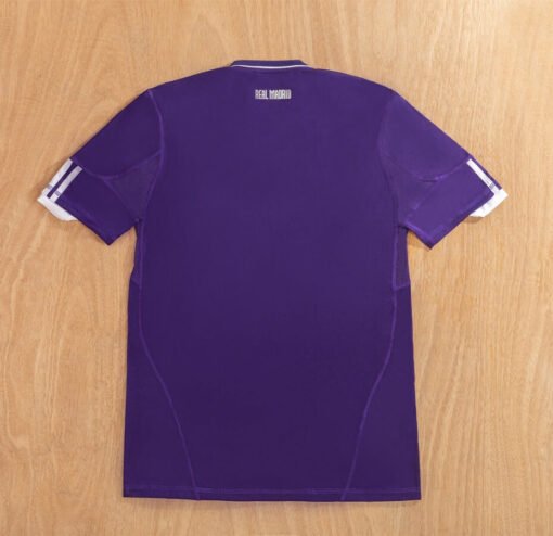Real_Madrid_201011_Third_Away_Retro_Soccer_Jersey_7.jpg Real Madrid 2010/11 Third Away Retro Soccer Jersey