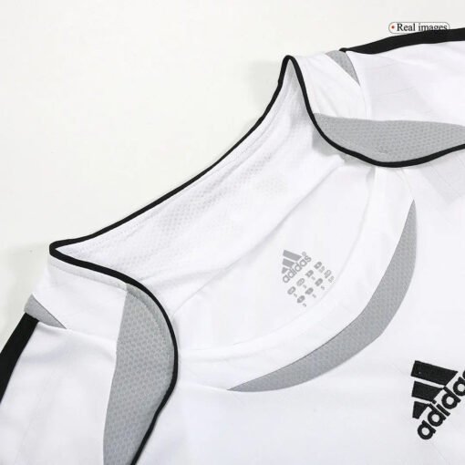 RetroRealMadridHomeJersey200607_2.jpg Real Madrid 2006/07 Home Retro Football Jersey