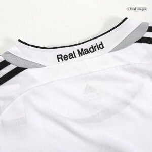 RetroRealMadridHomeJersey200607_7.jpg Real Madrid 2006/07 Home Retro Football Jersey