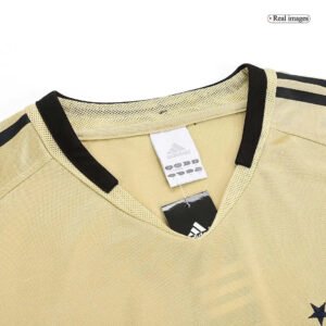 Retro_Bayern_Munich_Away_Jersey_200405_1.jpg Bayern Munich 2004/05 Away Retro Football Jersey