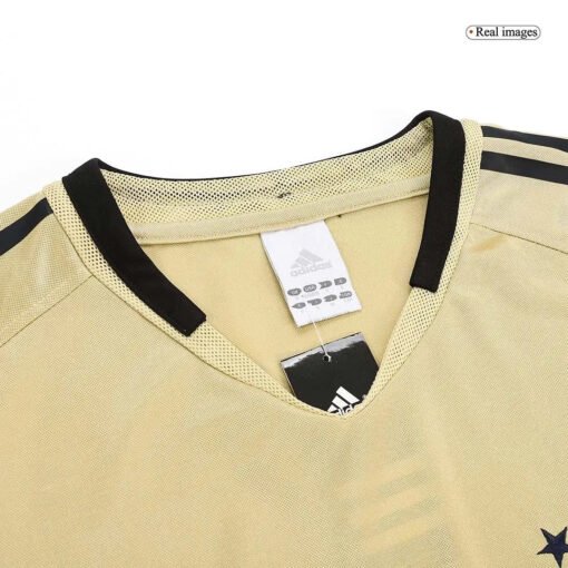 Retro_Bayern_Munich_Away_Jersey_200405_1.jpg Bayern Munich 2004/05 Away Retro Football Jersey