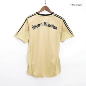Retro_Bayern_Munich_Away_Jersey_200405_11.jpg Bayern Munich 2004/05 Away Retro Football Jersey