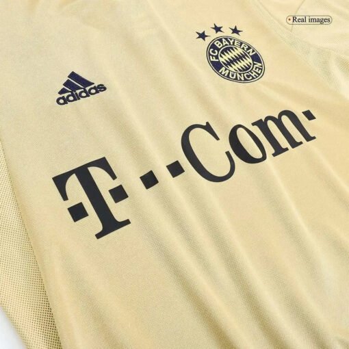Retro_Bayern_Munich_Away_Jersey_200405_2.jpg Bayern Munich 2004/05 Away Retro Football Jersey