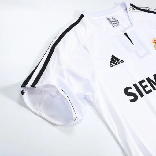 Retro_Real_Madrid_Home_Jersey_200304_4.jpg Real Madrid 2003/04 Home Retro Football Jersey