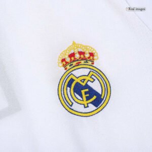 Retro_Real_Madrid_Home_Jersey_200304_5.jpg Real Madrid 2003/04 Home Retro Football Jersey