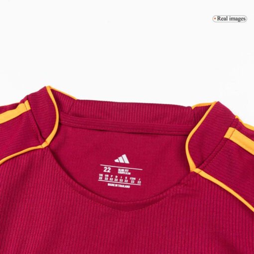 Roma_Home_Kids_Soccer_Jerseys_Kit_202526_3.jpg Roma Kid's Home Soccer Kit 2025/26 - Jersey+Shorts