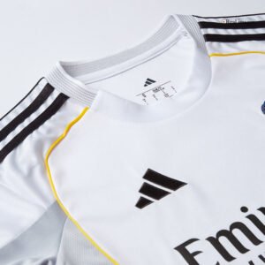 a40e8eccd1b2979cce5ff5f18abc5f22.jpg Real Madrid Women's Home Soccer Jersey 2025/26