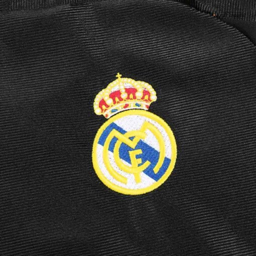 e20cff80cda00befa329ae3e74657ac3.jpg Real Madrid 1999/01 Away Retro Football Jersey