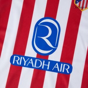 fc2acac7a0d0fe6a1014868b85a8e2e6.jpg Atletico Madrid Kid's Home Kit - Jersey+Shorts 2025/26