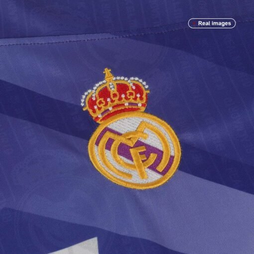 RetroRealMadridAwayJersey199697_5.jpg Real Madrid 1996/97 Away Retro Soccer Jersey