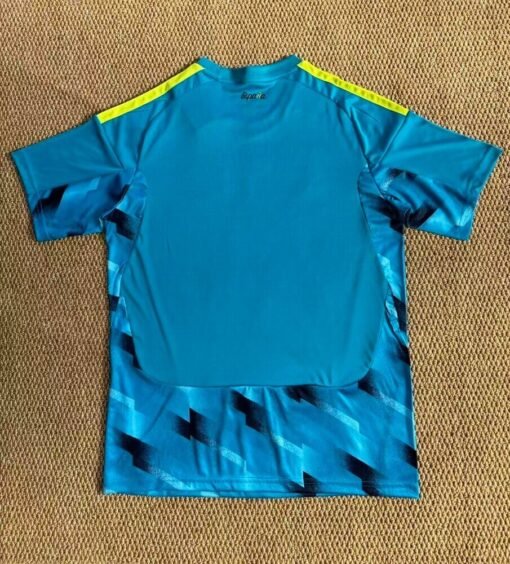 Spain_2026_Home_Goalkeeper_Jersey_2_1fc28383-8665-4f1c-8f44-68f2f73199da.jpg Spain Home Goalkeeper Soccer Kit - Jersey + Shorts 2026 World Cup